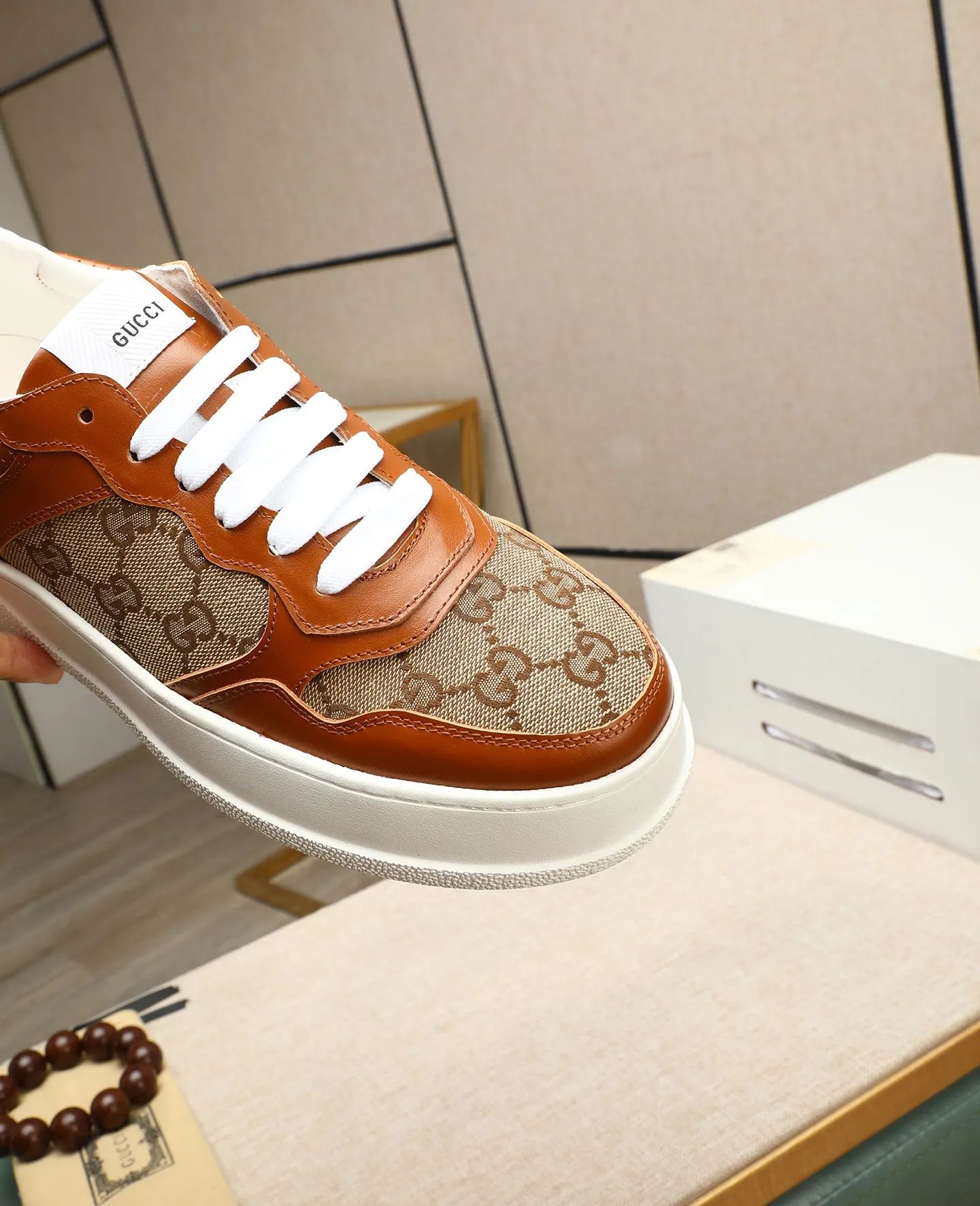 Men's shoes 💰400 GUCCI🔍🔍The latest models are on sale at the same time at the counter. Original calfskin imported from Italy, genuine leather lining, (high-end, extravagant, and classy) with exquisite workmanship. Soles: Original soles specially provided by the original factory. ⚠Exclusive double-layer movable molded soles are super comfortable⚠. Photos of the real thing🎬The real thing is better🔍🔍"High quality·Follow the order" Code number 38-44